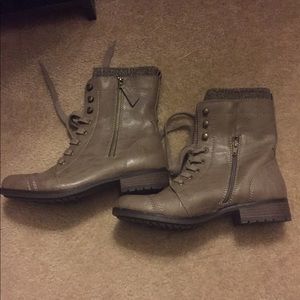 Brand new combat boots size 9